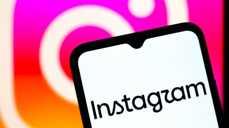 Instagram hat einen neuen Pixel-Effekt eingeführt, der das Konzept des Soft Launch auf eine neue Stufe hebt.